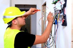 Electrician in Scantic CT